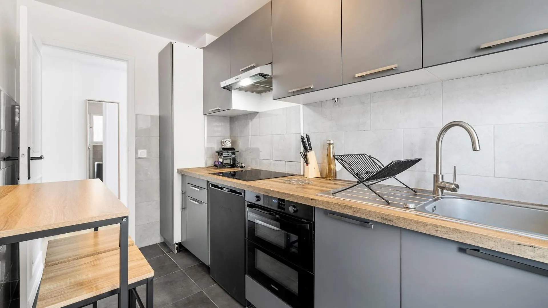Nice Renting - Philibert - Elegant Spacious Quiet Near The Port Free Parking 0*,  France